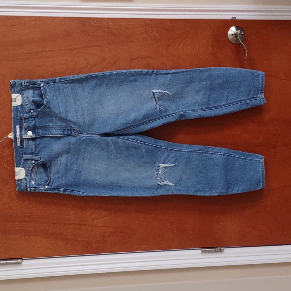 Distressed Highrise Ankle Skinny Jeans.